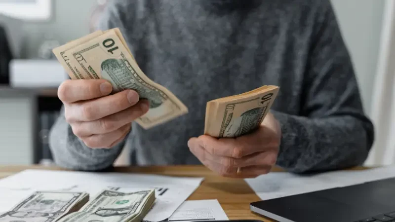 How to Manage Cash Flow With Better Banking Habits for Small Businesses